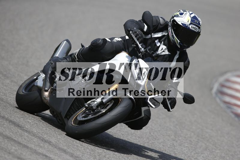 /Archiv-2024/29 12.06.2024 MOTO.CH Track Day ADR/Gruppe rot/30